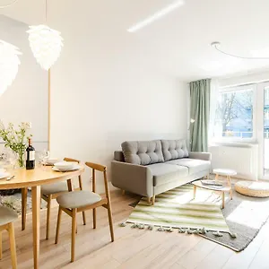 https://chilliapartamenty-bliej-morza-happy-6.kolobrzeghotels.com
