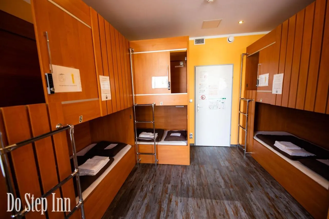 Do Step Inn Central - Self-Service-Hostel Вена 0*,