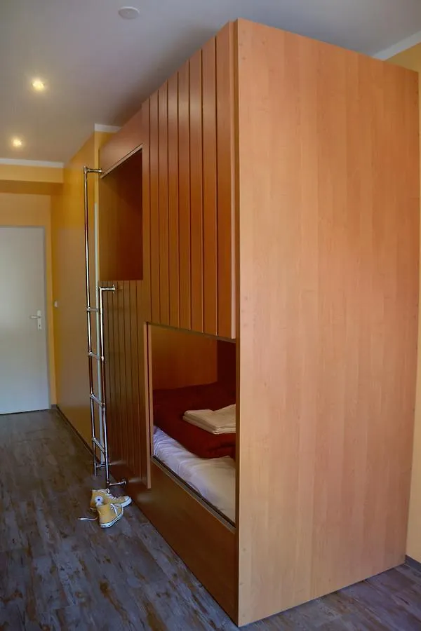 Do Step Inn Central - Self-Service-Hostel فيينا 0*,  النمسا